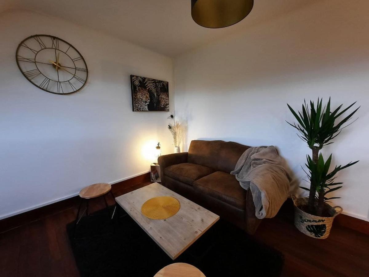Bel Appartement Idealement Situe & Petite Vue Mer Cancale Exterior photo