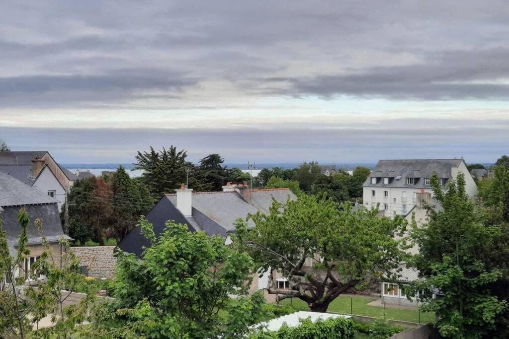 Bel Appartement Idealement Situe & Petite Vue Mer Cancale Exterior photo